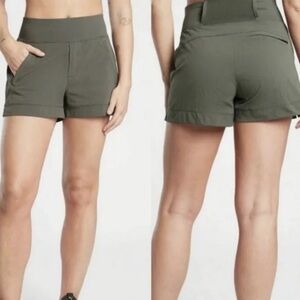 Athleta Trekkie North Short Olive Green High Rise